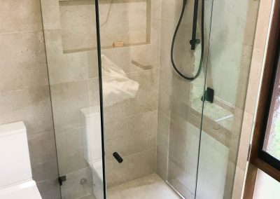 Semi frameless shower screens Rowville by Flash Glass & Glazing